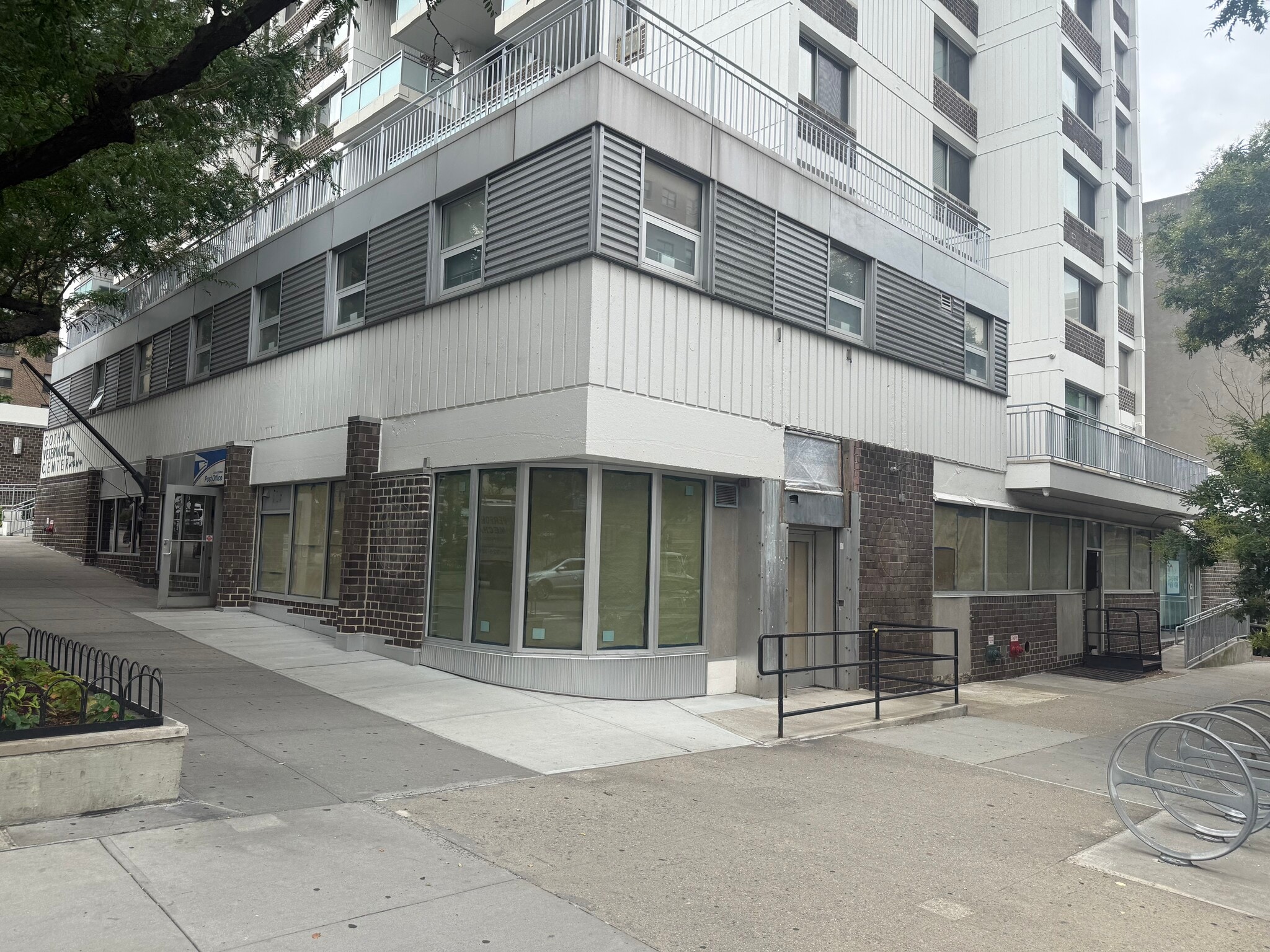 700 Columbus Ave, New York, NY for lease Building Photo- Image 1 of 2