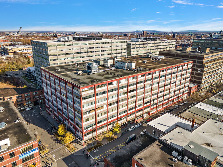 160 Rue Saint-Viateur E, Montréal, QC for lease - Building Photo - Image 1 of 7