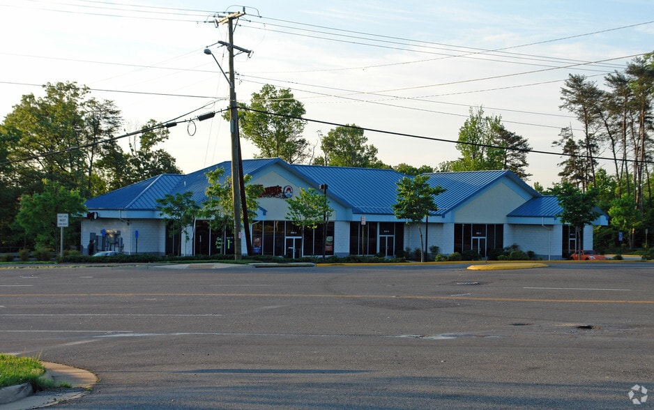 8101-8103 Loisdale Rd, Newington, VA for lease - Building Photo - Image 3 of 3