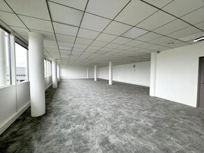 Office in Argenteuil for lease Interior Photo- Image 2 of 17
