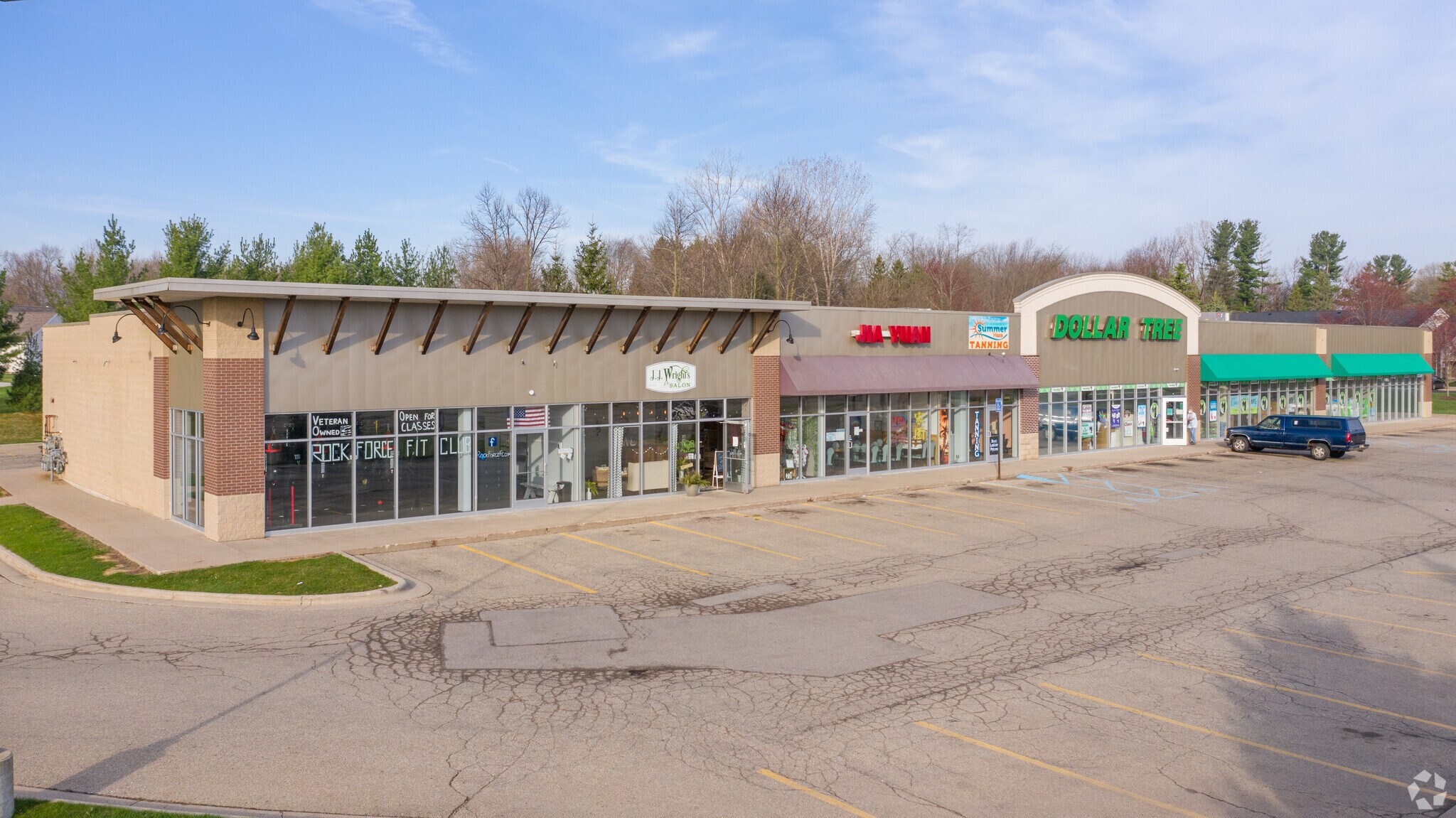 Retail in for sale Primary Photo- Image 1 of 1