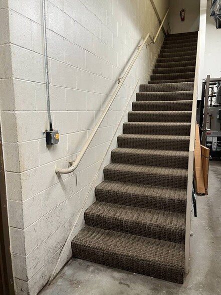 1435 Division St, Waite Park, MN for lease - Interior Photo - Image 2 of 19