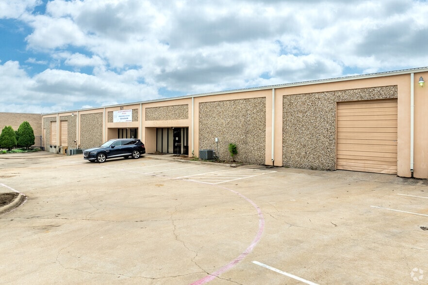 501 Industrial Dr, Richardson, TX for lease - Primary Photo - Image 2 of 22