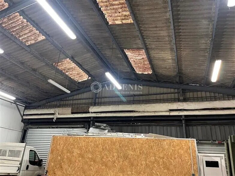 Flex in Saint-Pierre-des-Corps for lease - Interior Photo - Image 2 of 5