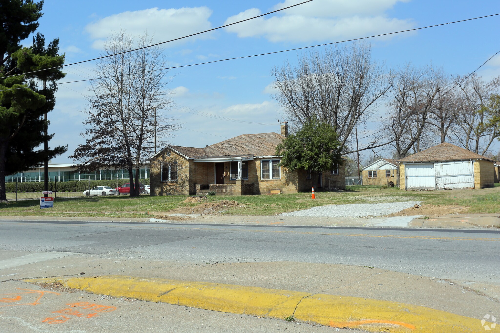 726 E Emma Ave, Springdale, AR for sale Primary Photo- Image 1 of 1