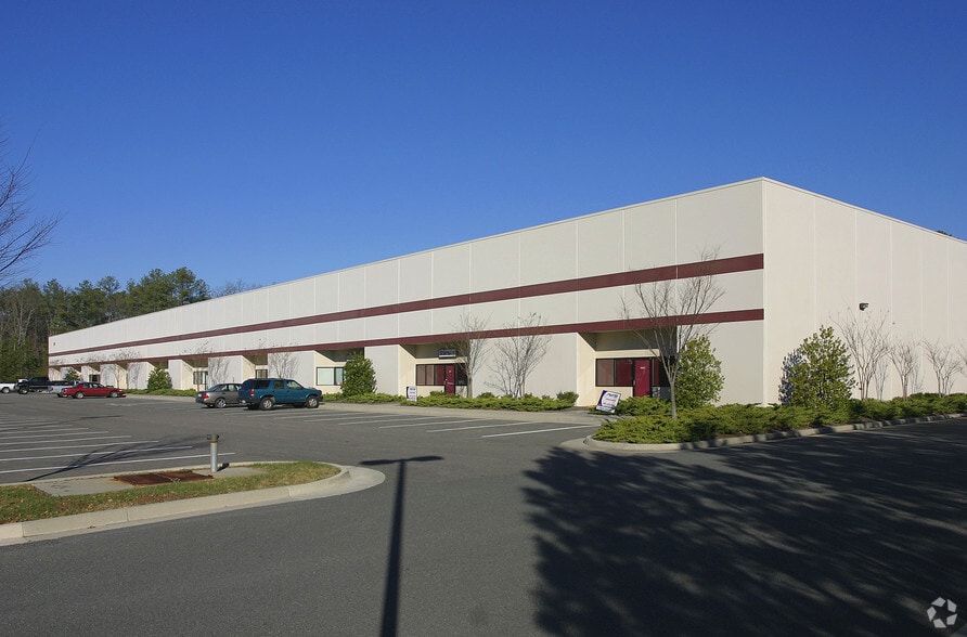 319 Business Ln, Ashland, VA for lease - Building Photo - Image 2 of 7