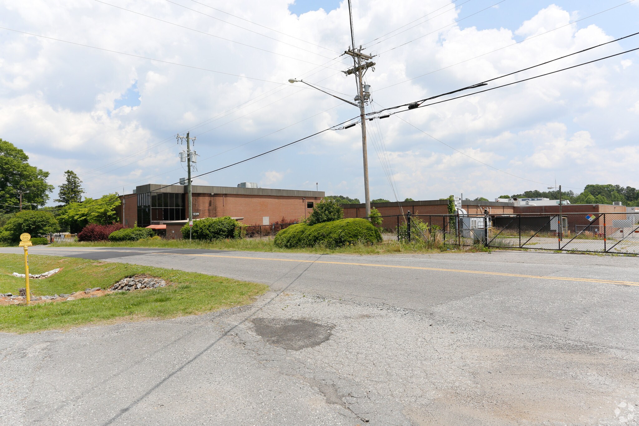 1228 Isley Dr, Gastonia, NC for lease Primary Photo- Image 1 of 10