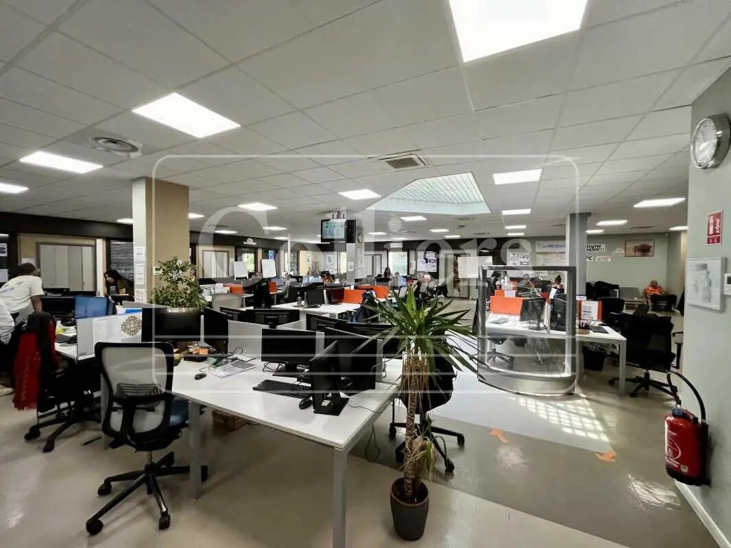 Office in Marseille for sale Building Photo- Image 1 of 17