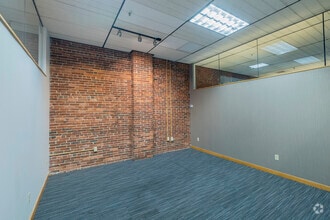 977-1001 Elm St, Manchester, NH for lease Interior Photo- Image 2 of 8