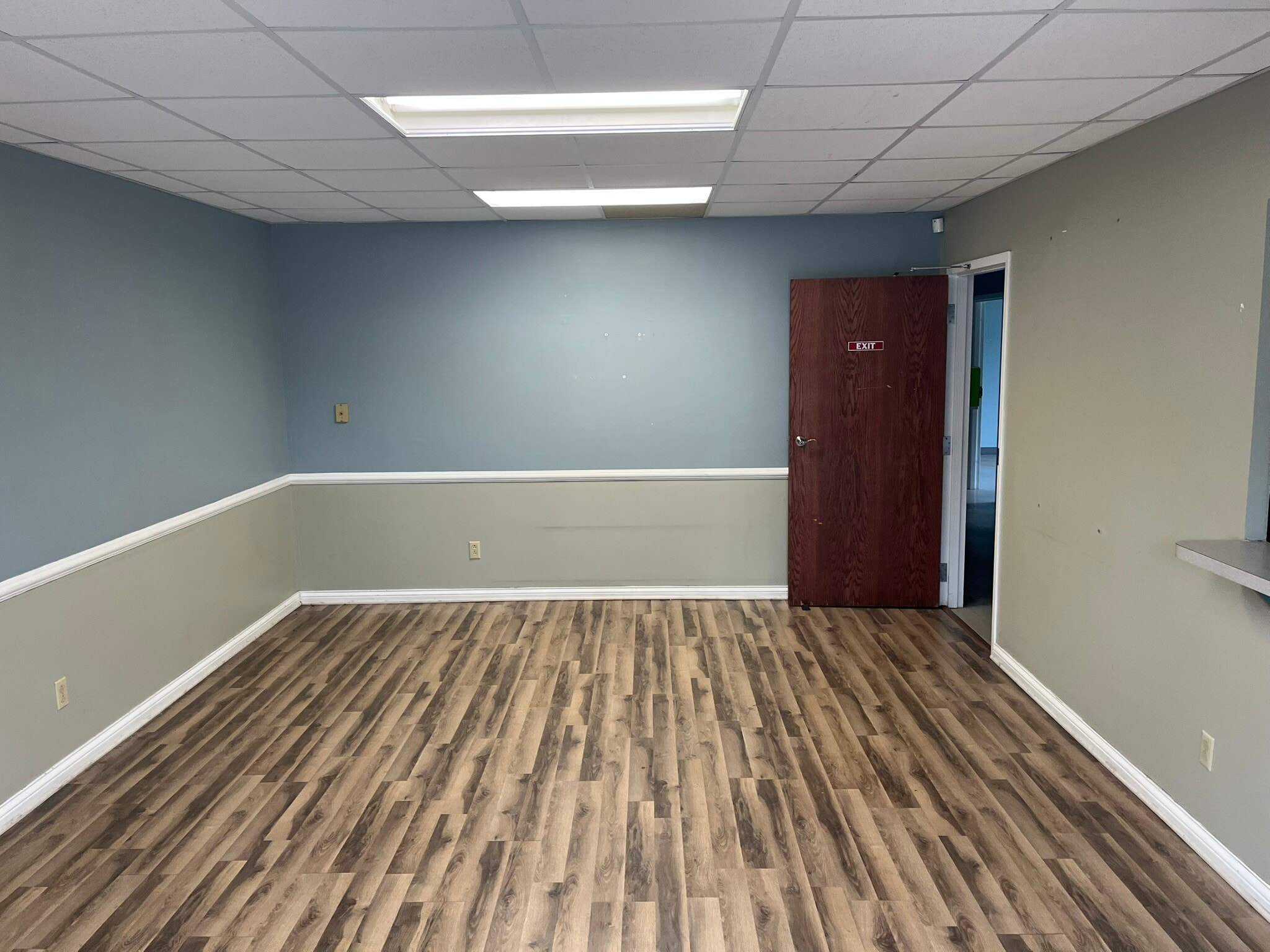 2818 Grant Line Rd, New Albany, IN for lease Interior Photo- Image 1 of 29