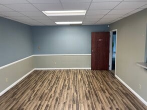 2818 Grant Line Rd, New Albany, IN for lease Interior Photo- Image 1 of 29