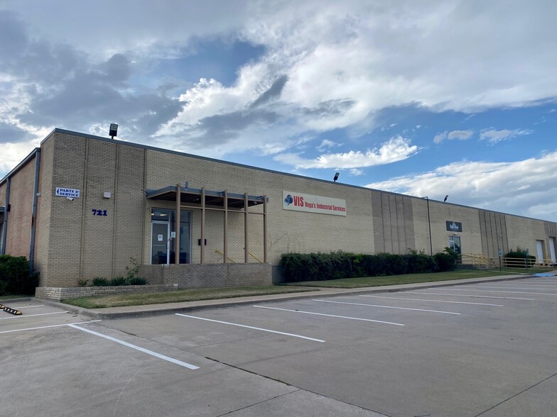 721 N Great Southwest Pky, Arlington, TX for lease - Primary Photo - Image 2 of 12