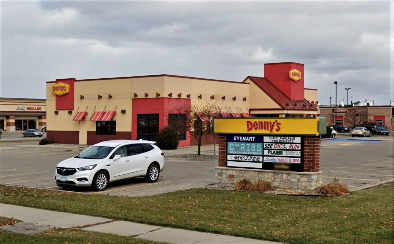 3770 32nd Ave, Grand Forks, ND 58201 Former Denny's Grand Forks