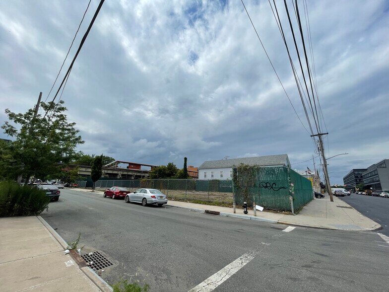 1 Water St, Staten Island, NY for sale - Building Photo - Image 1 of 1