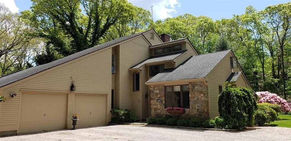10 Spring Pond Rd, Westerly, RI for sale - Building Photo - Image 1 of 1