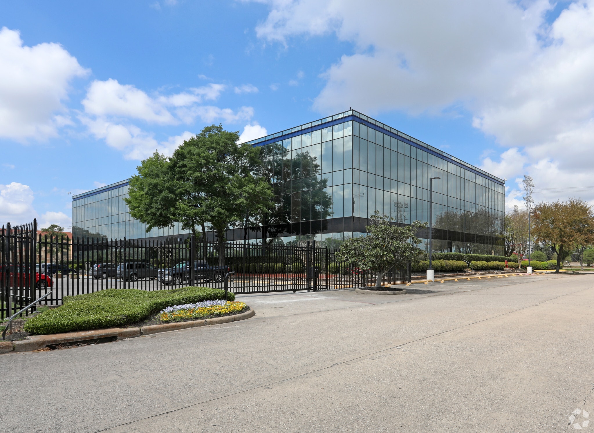 1300 N Sam Houston Pky E, Houston, TX for lease Building Photo- Image 1 of 65