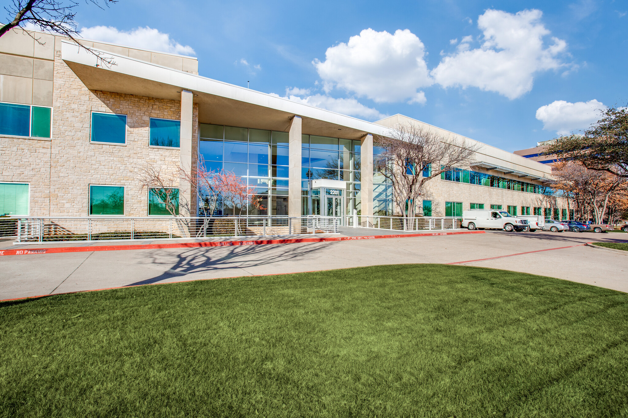 2201 E Lamar Blvd, Arlington, TX for lease Building Photo- Image 1 of 16