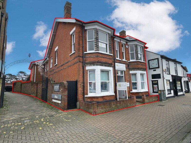 102 High St, Billericay for sale - Building Photo - Image 1 of 1