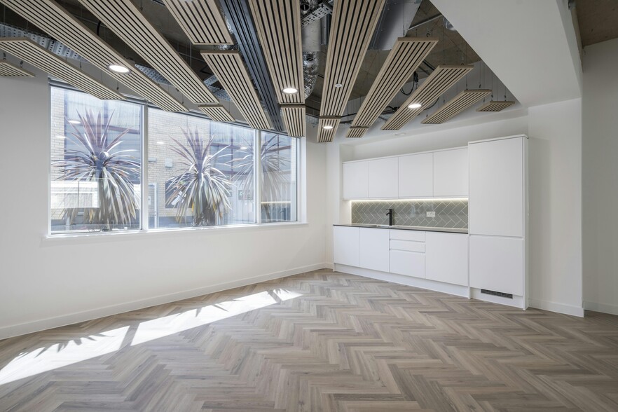 8-20 Pocock St, London for lease - Interior Photo - Image 3 of 18