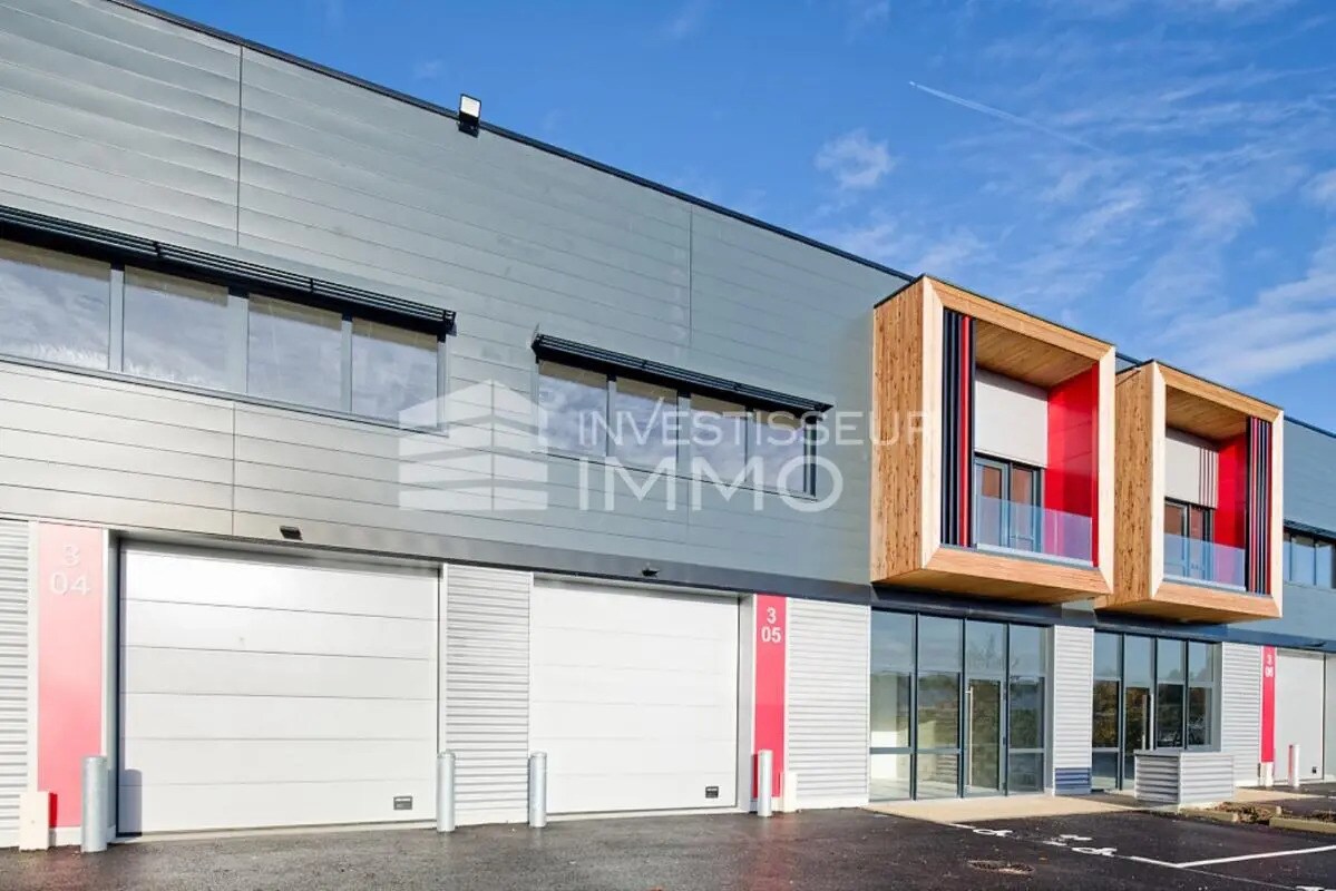 Industrial in Éragny for lease Building Photo- Image 1 of 4