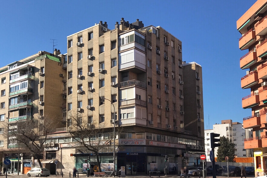 Calle del Doctor Esquerdo, 160, Madrid, Madrid for lease - Building Photo - Image 1 of 2