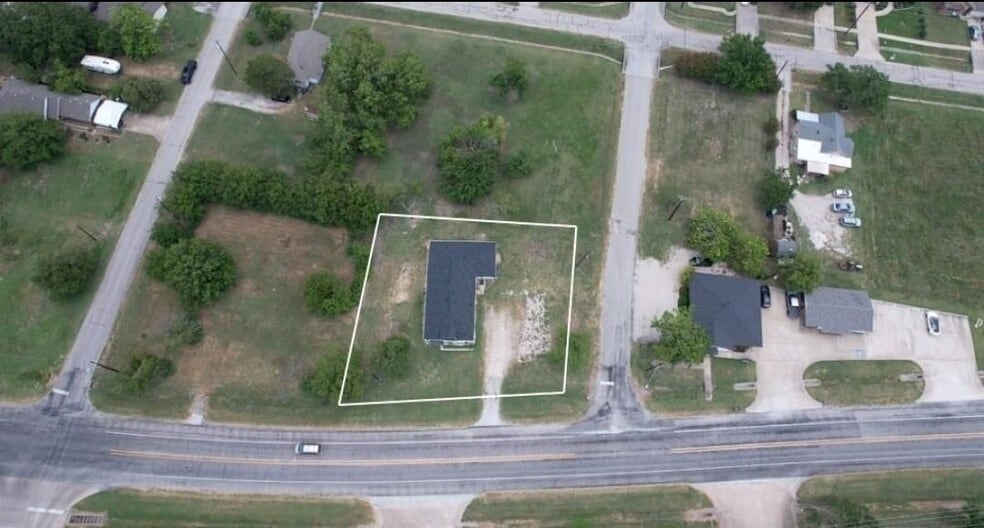 802 E Broad St, Forney, TX for lease - Building Photo - Image 2 of 9