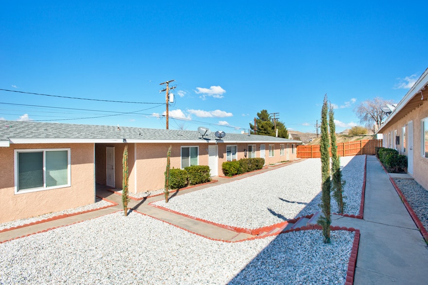 15564 Hesperia Rd, Victorville, CA for sale - Building Photo - Image 2 of 15