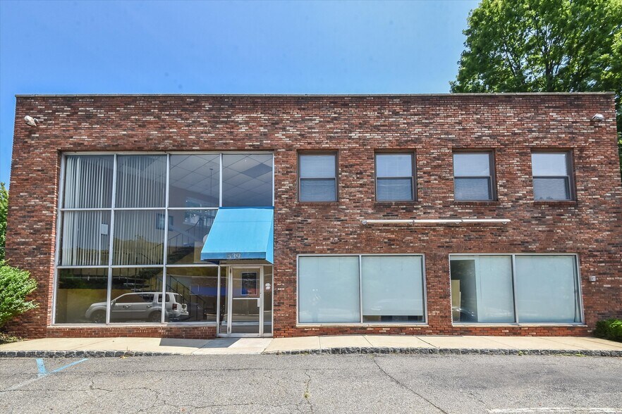 539 Valley Rd, Montclair, NJ for sale - Building Photo - Image 1 of 1