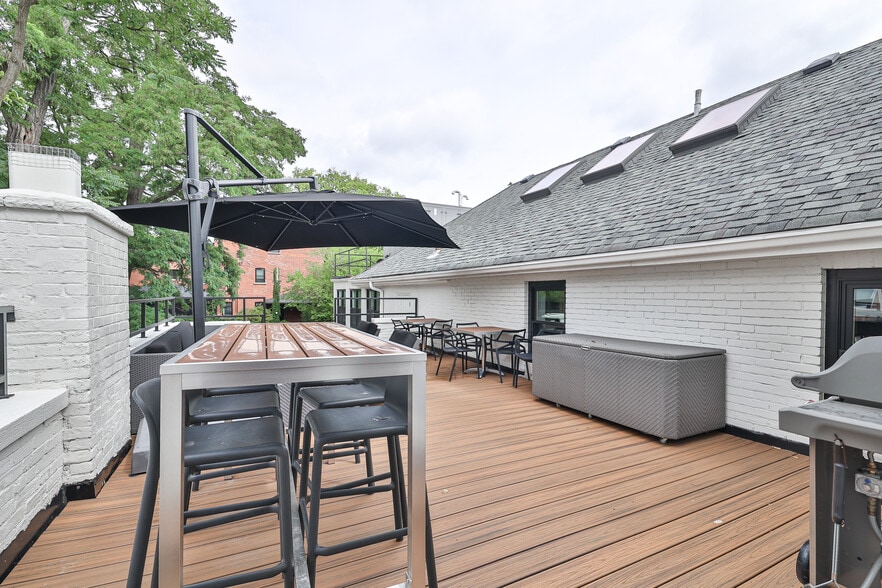 60 Bedford Rd, Toronto, ON for sale - Building Photo - Image 2 of 8