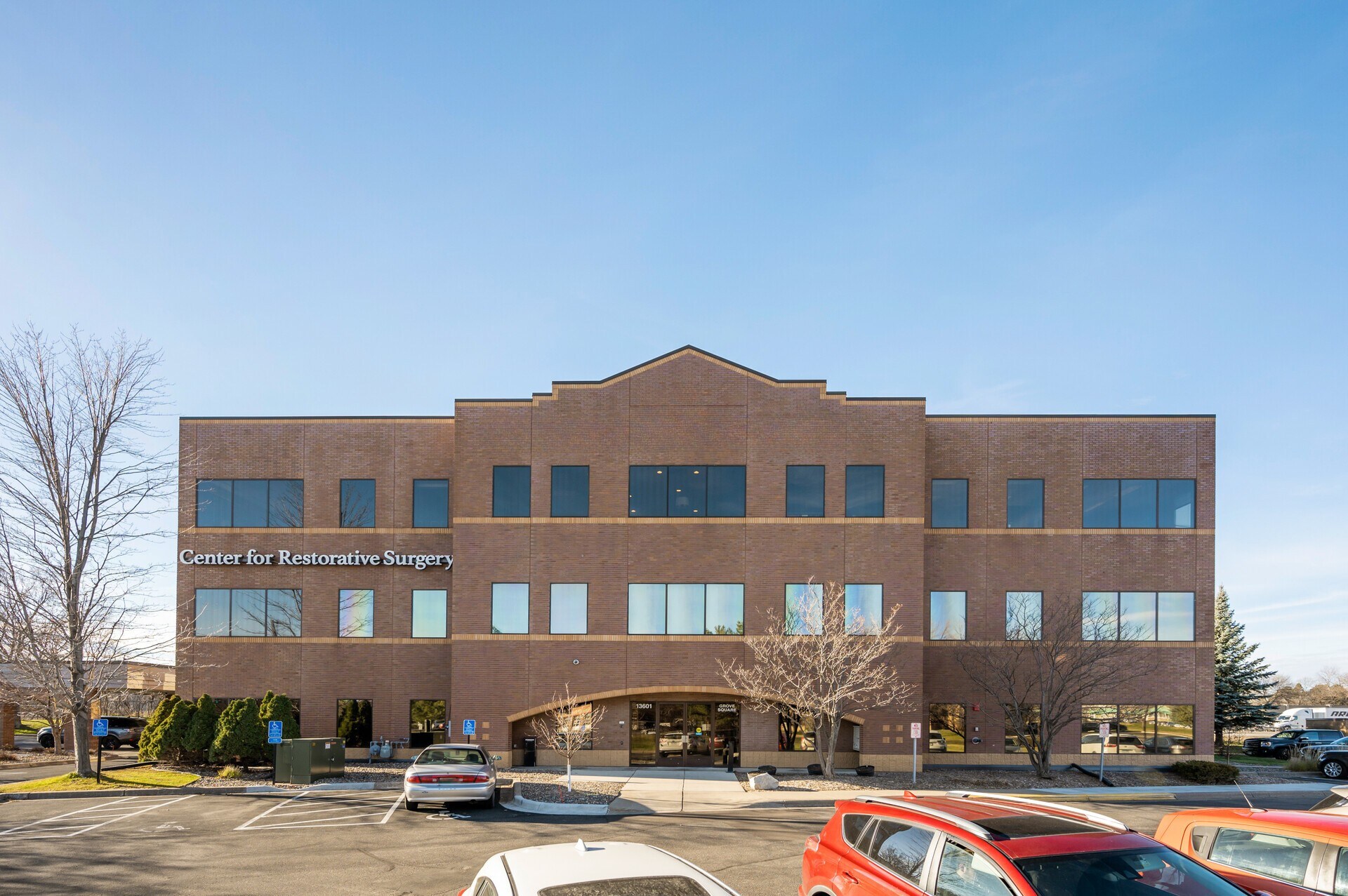 13601 80th Cir N, Maple Grove, MN for lease Building Photo- Image 1 of 9
