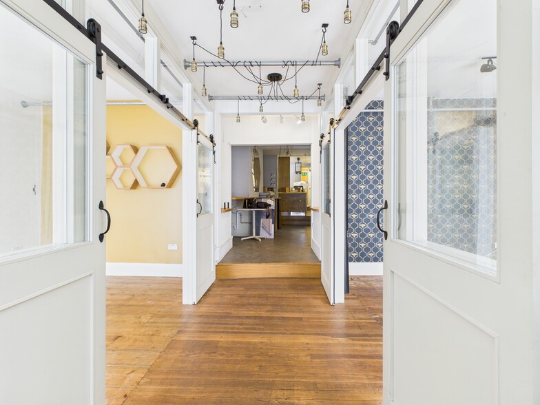 19 Stone St, Cranbrook for lease - Interior Photo - Image 2 of 12