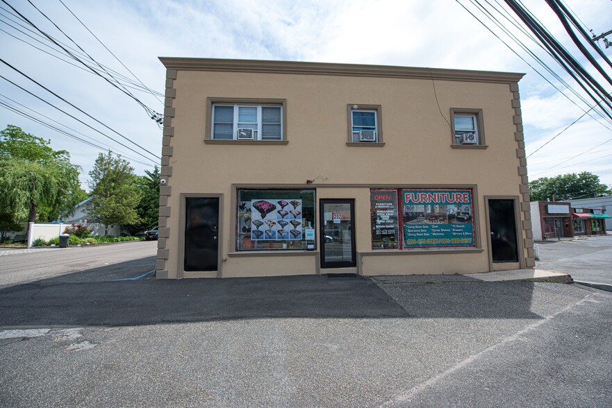 202 Depot Rd, Huntington Station, NY for sale - Primary Photo - Image 1 of 1