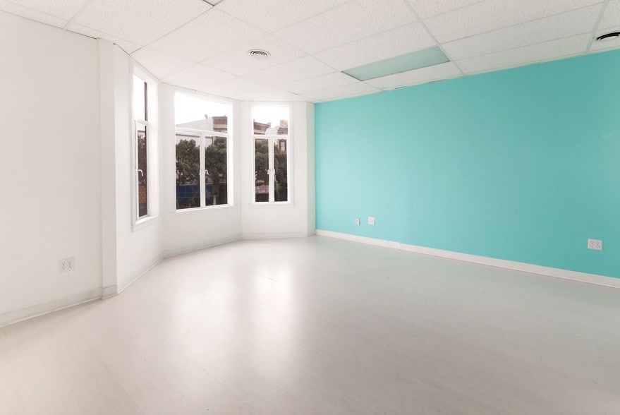3505 20th St, San Francisco, CA for lease - Building Photo - Image 3 of 9