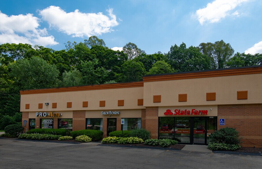 2800-2822 Golden Mile Hwy, Pittsburgh, PA for lease - Building Photo - Image 3 of 6