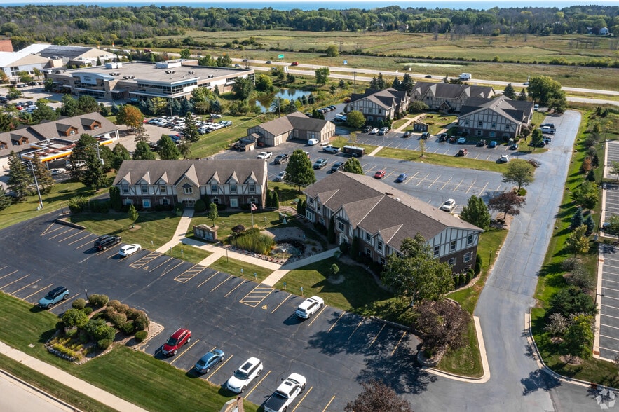 Mequon Office Park Redevelopment portfolio of 5 properties for sale on LoopNet.com - Building Photo - Image 1 of 8