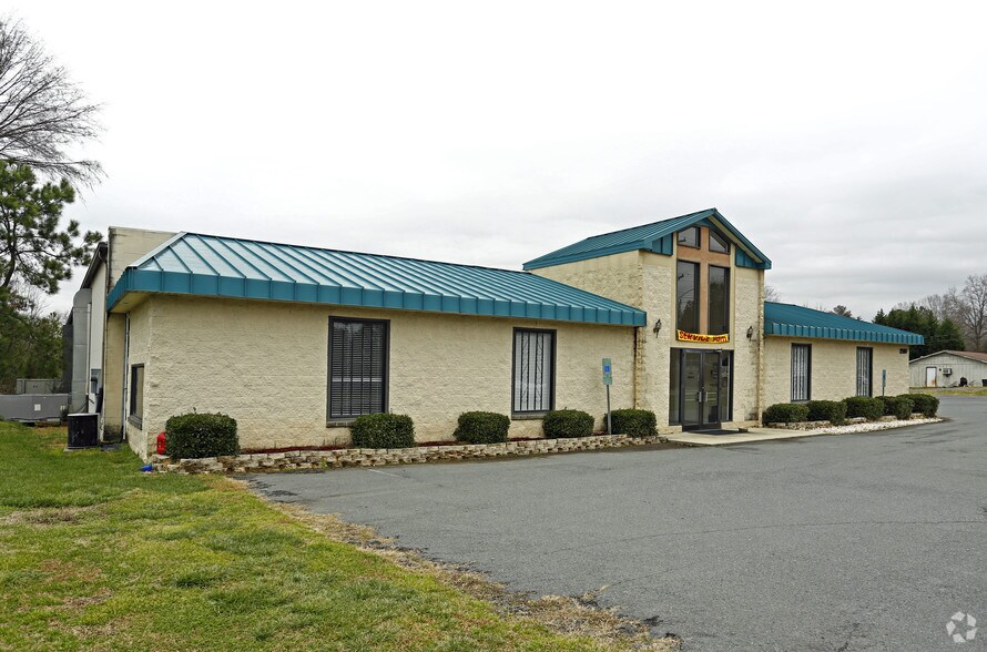 Specialty in Monroe, NC for sale - Primary Photo - Image 1 of 1