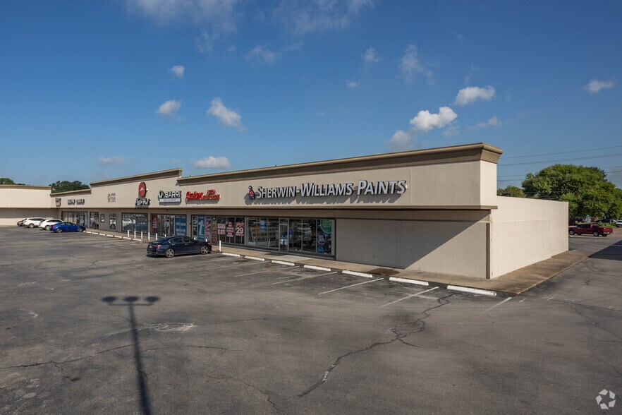 2010 Richey St, Pasadena, TX for lease - Primary Photo - Image 1 of 6