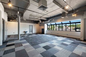 5877 Commerce St, Pittsburgh, PA for lease Interior Photo- Image 2 of 4