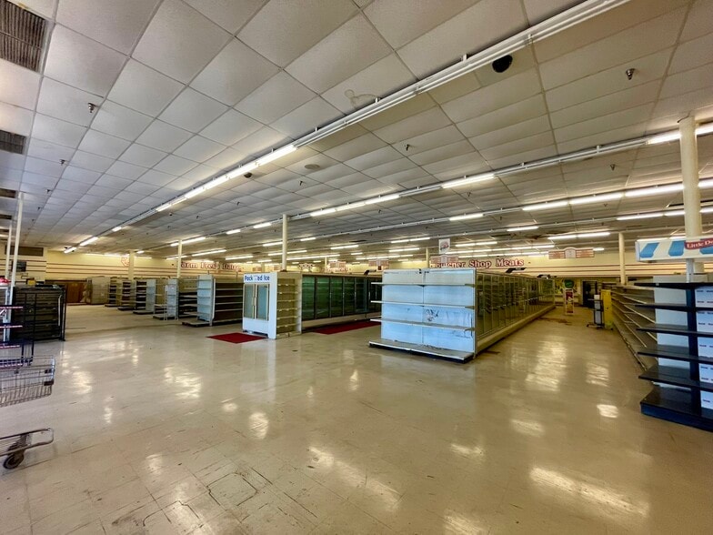 1150 E Peace St, Canton, MS for lease - Building Photo - Image 2 of 11