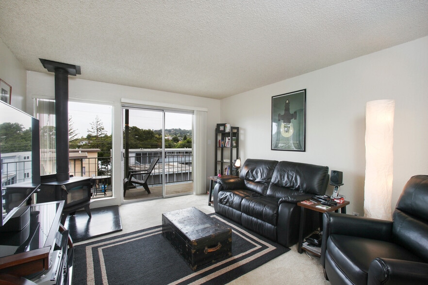 2200 Village Ct, Belmont, CA for sale - Building Photo - Image 2 of 60