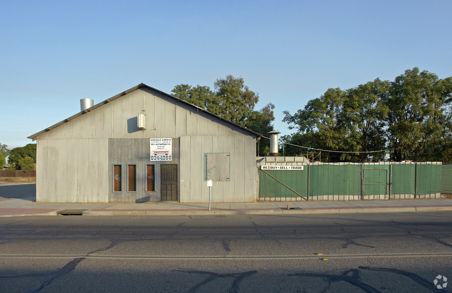 130 W Merced St, Fowler, CA for lease - Building Photo - Image 2 of 2