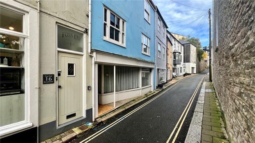 15 Broadstone, Dartmouth for sale - Building Photo - Image 3 of 6