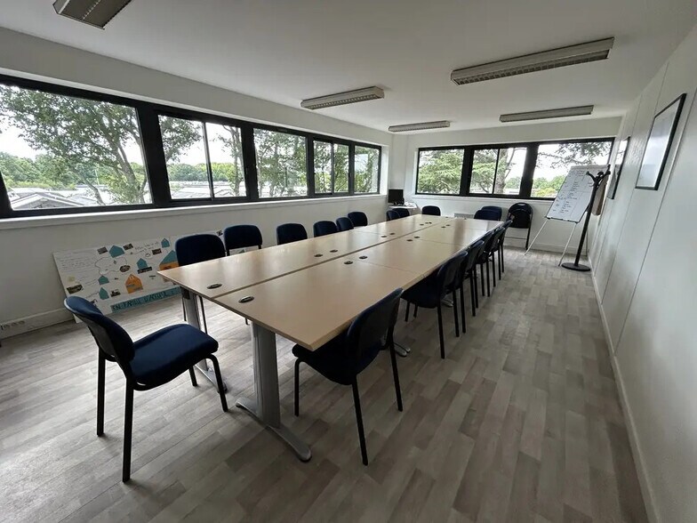 Office in Orvault for lease - Interior Photo - Image 3 of 5