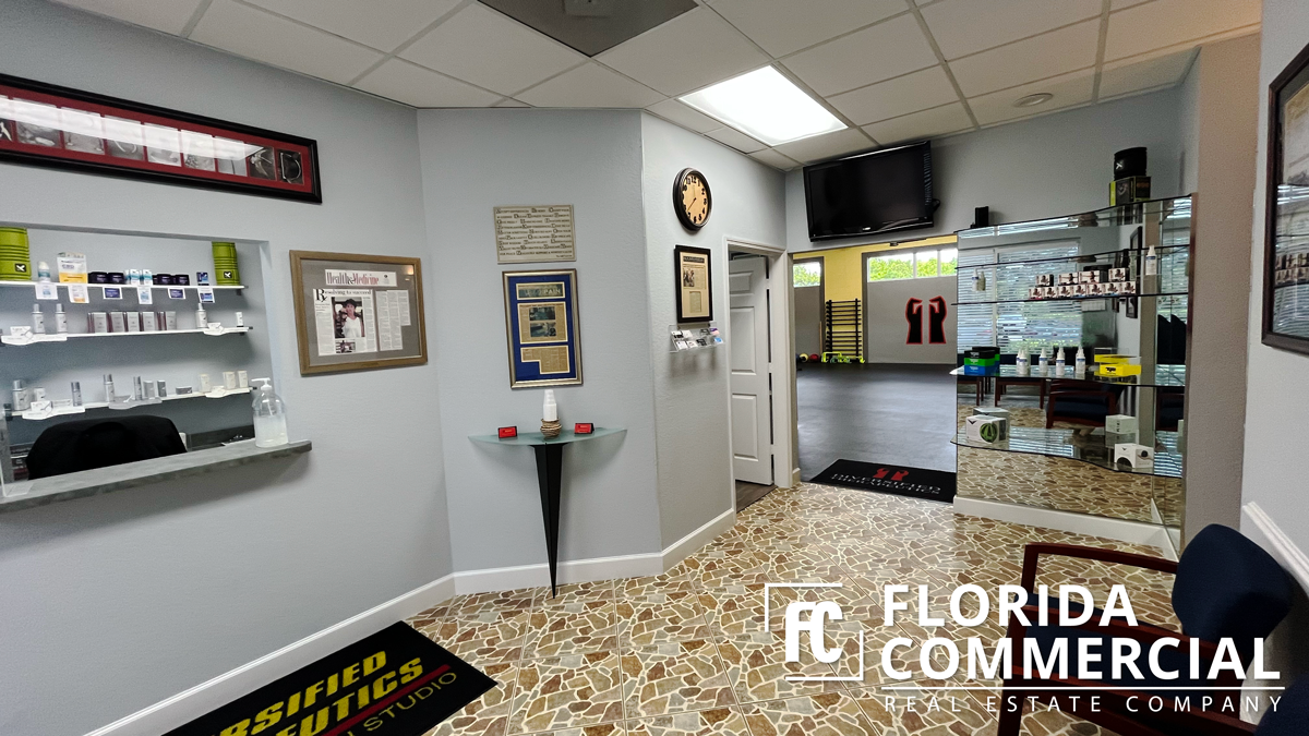 563-617 SE Central Pky, Stuart, FL for lease Interior Photo- Image 1 of 16