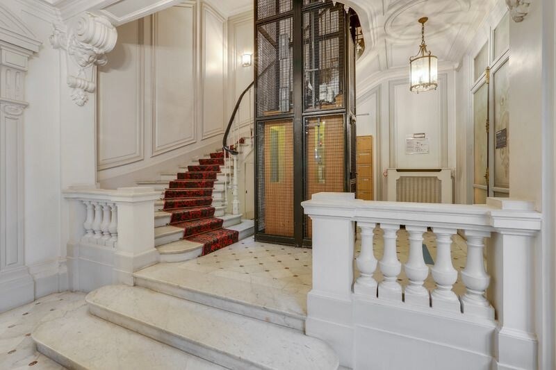 169 Boulevard Haussmann, Paris for lease - Lobby - Image 3 of 3