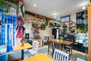 2108 Second Ave, New York NY - Pub