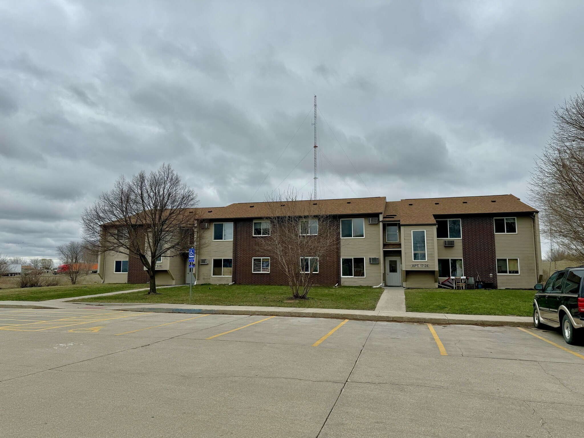 1724 E Milwaukee Ave, Storm Lake, IA for sale Building Photo- Image 1 of 1