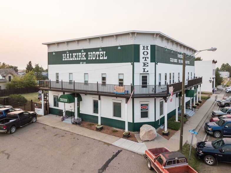 102 Main St, Halkirk, AB T0C 1M0