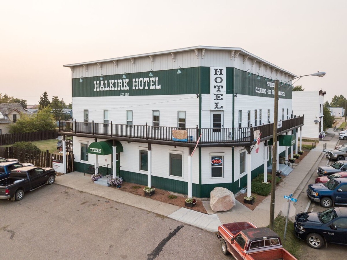 102 Main St, Halkirk, AB T0C 1M0