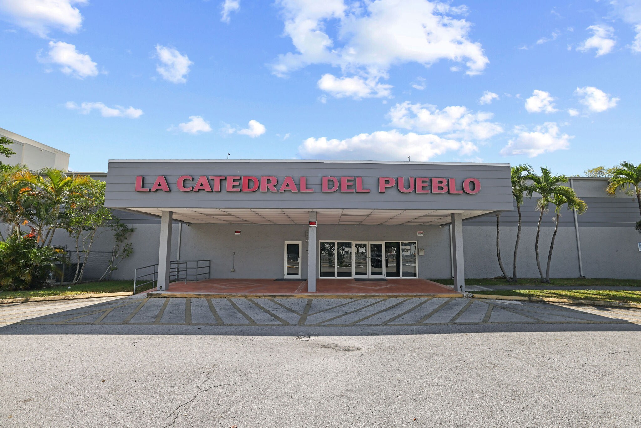 190 NW 79th Ave, Miami, FL for lease Primary Photo- Image 1 of 18